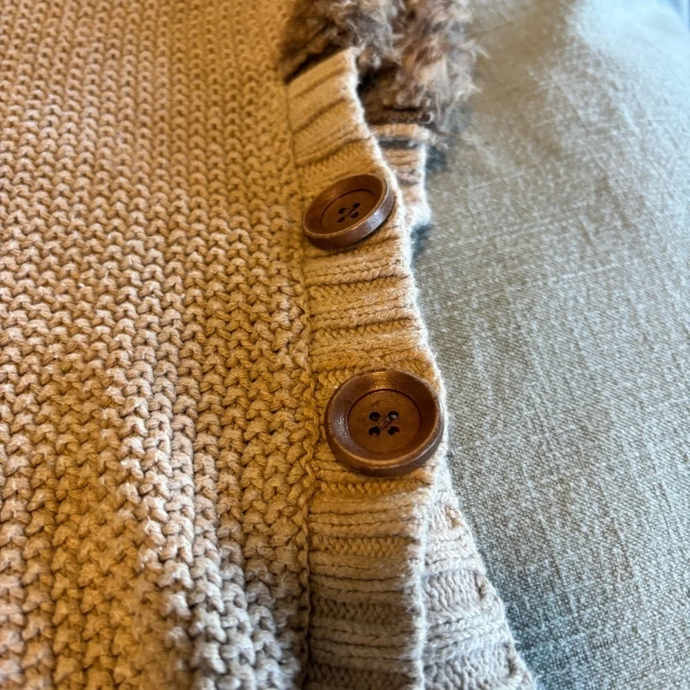 Aspen Kids Tan Poncho Cape - size L​